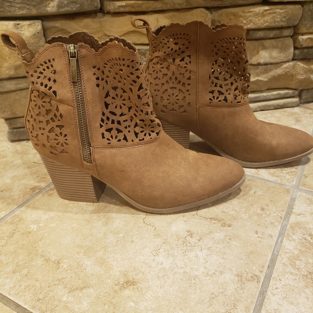 Ankle boots